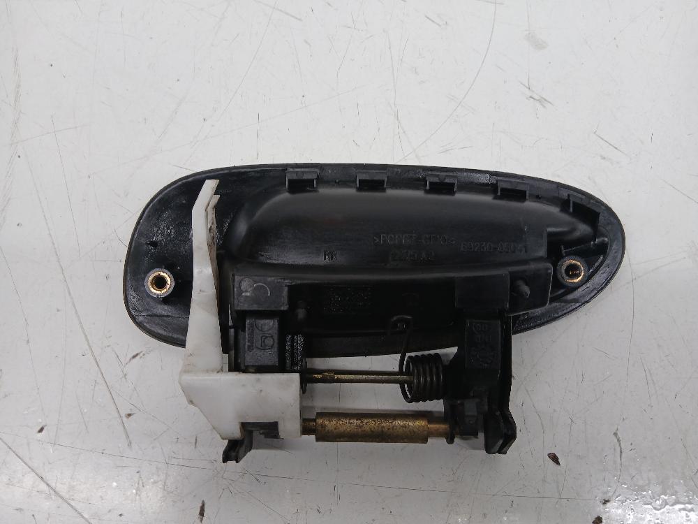 Maneta exterior delantera derecha 2CTE 6923005041 de Toyota Avensis berlina (t22) 1997-2000