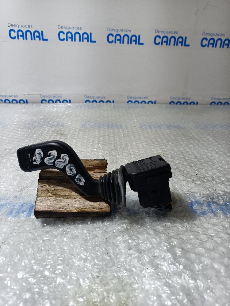 Mando del limpia C20NE 90124931 de Opel Vectra a (j89) 1988-1990 - pieza usada