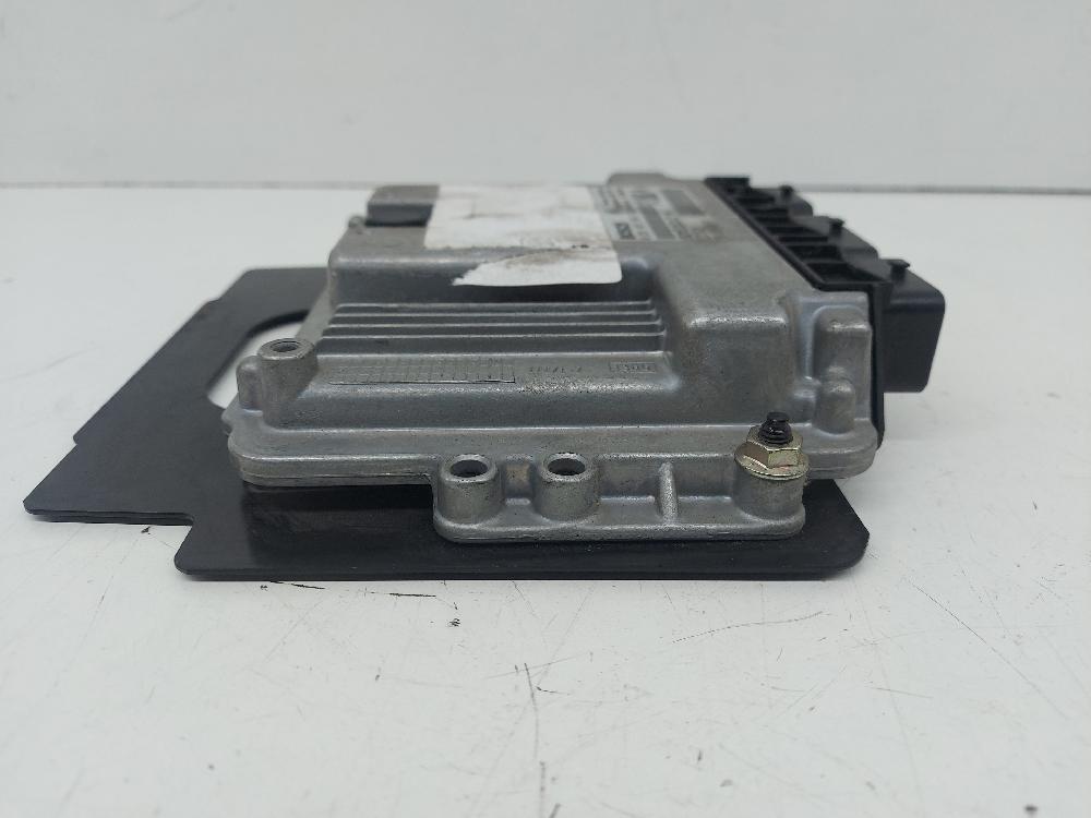 Centralita motor uce 9HXDV6ATED4 0281011863 de Citroen C4 2004-2008 - pieza usada