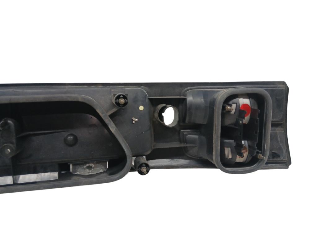 Piloto trasero central F4P760 7700425053 de Renault Laguna (b56) 1998-2001 - pieza usada
