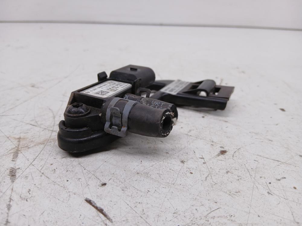 Sensor presión CAYC 0281006083 de Seat Toledo iv (kg3) 2012-2015 - pieza usada