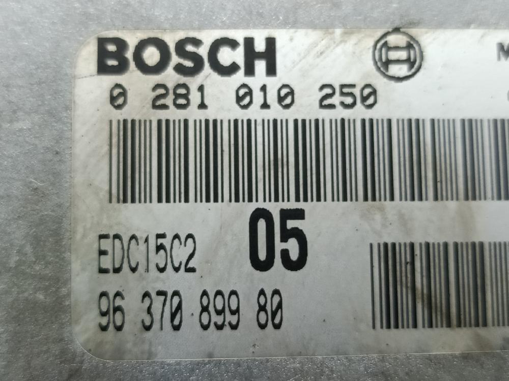 Motorsteuergerät RHY 0281010250 de Peugeot 206 2002-2005 - pieza usada