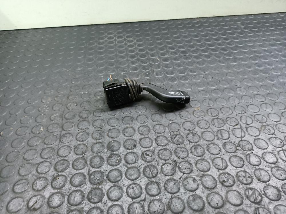 Mando del limpia X10XE 90124931 de Opel Corsa b 1997-2000 - pieza usada