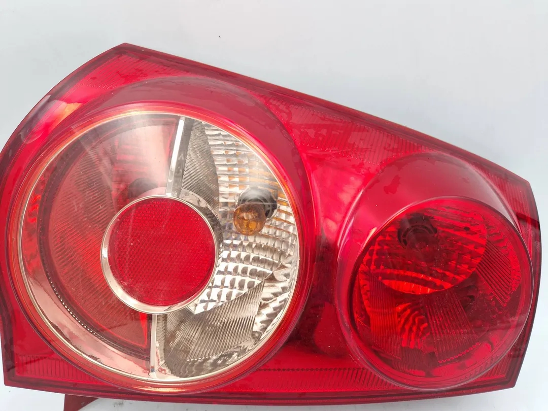 Piloto trasero izquierdo G4HE 9240107510 de Kia Picanto (sa) 2004-2011 - pieza usada