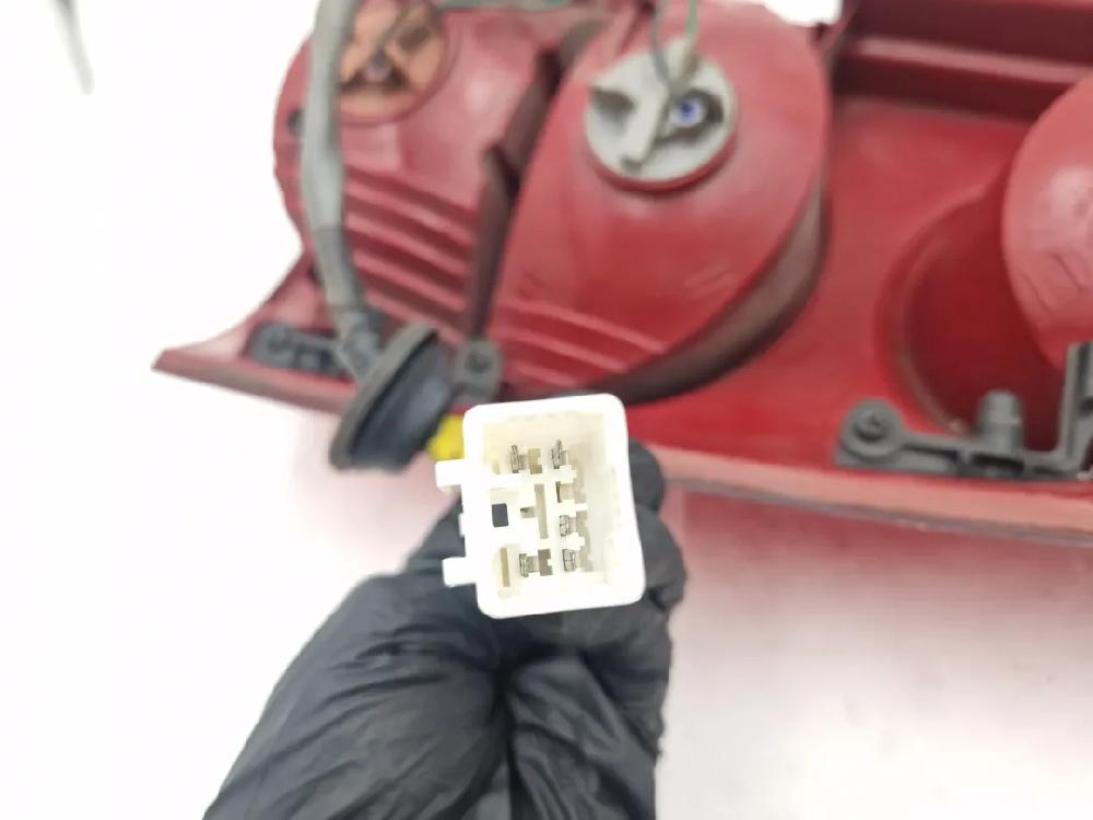 Piloto trasero izquierdo G4HE 9240107510 de Kia Picanto (sa) 2004-2011 - pieza usada