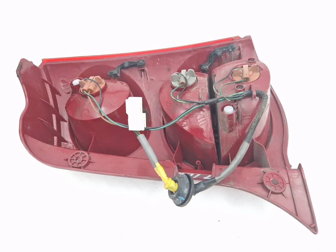 Piloto trasero izquierdo G4HE 9240107510 de Kia Picanto (sa) 2004-2011 - pieza usada