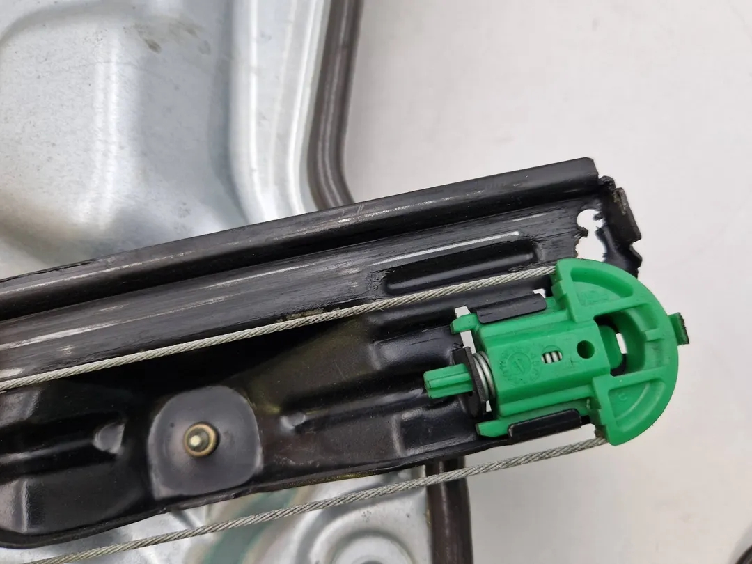 Front power window rh 843A1000 71734869 de Lancia Musa (350_) 2010-2012 - pieza usada