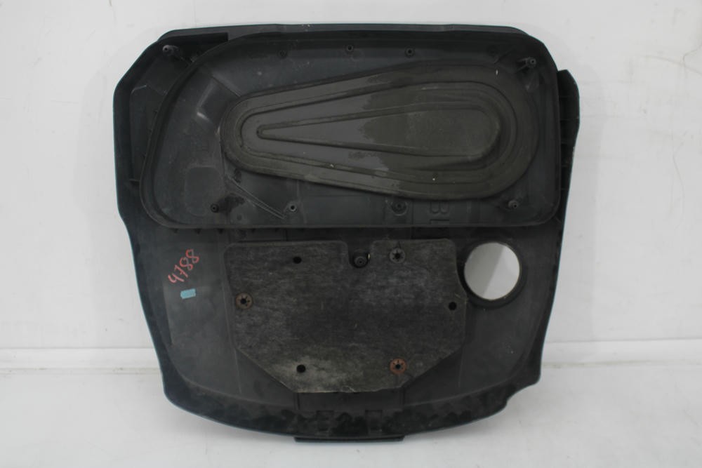 Tapa motor N47 D20 C 13717802847 de Bmw 5 (f10) 2011-2016 184 CV - pieza usada