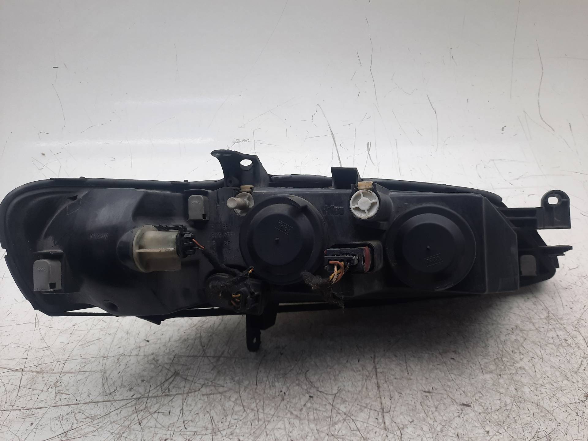 Faro izquierdo 90586844 de Opel Vectra 1995-2002