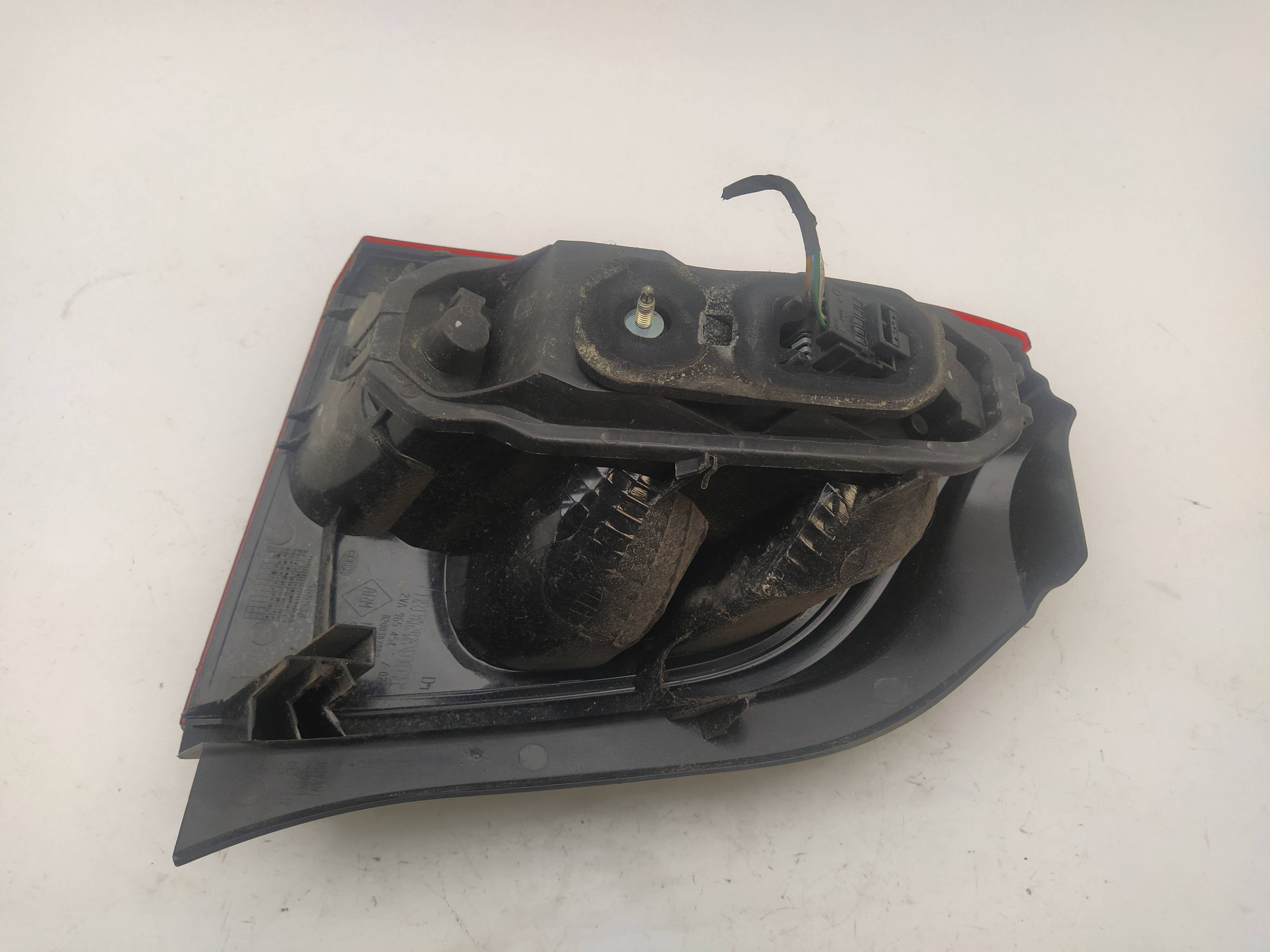 Piloto trasero derecho D7F800 8200387889 de Renault Twingo 2009-2011 - pieza usada