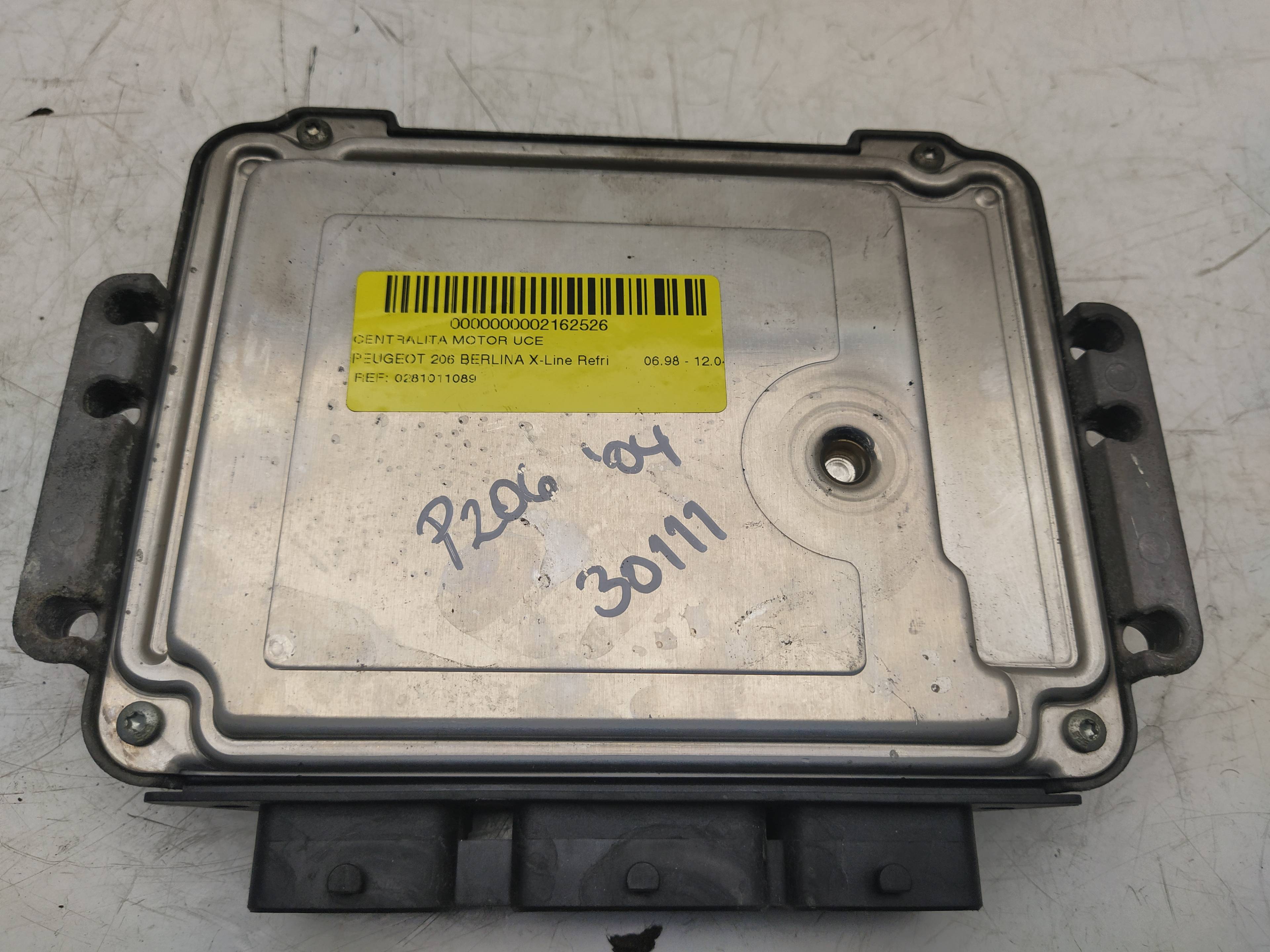 Switchboard engine uce D-8HX 0281011089 de Peugeot 206 hatchback (2a/c) 0-0 68 CV - pieza usada