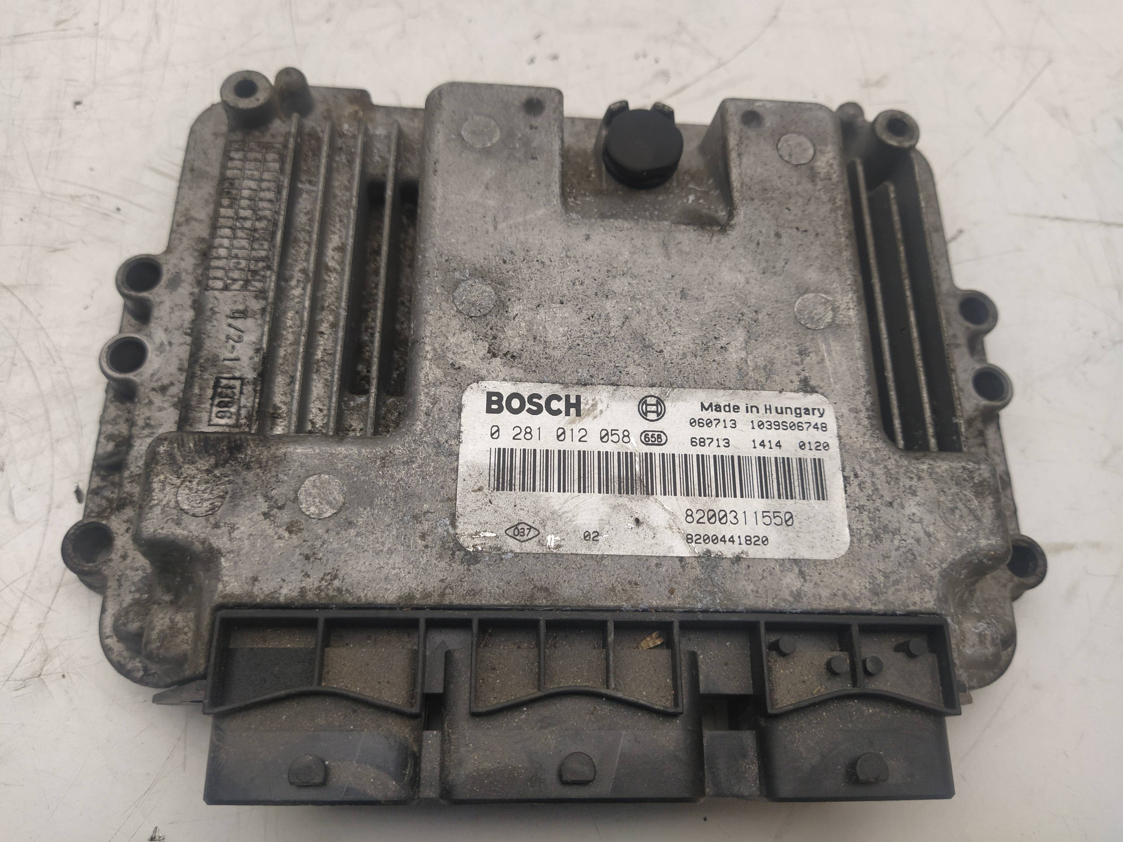 Switchboard engine uce G9T 0281012058 de Renault Espace iv (jk0) 2006-2007 150 CV - pieza usada