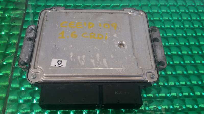 Centralina do motor D4FB 0281013399 de Kia Cee'd hatchback (ed) 2006-2012 116 CV - pieza usada