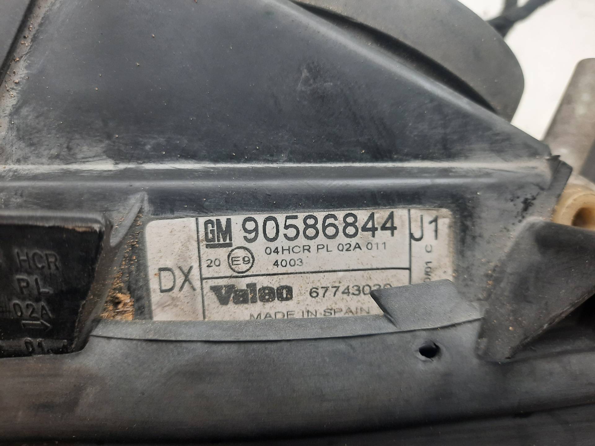 Faro izquierdo 90586844 de Opel Vectra 1995-2002 - pieza usada