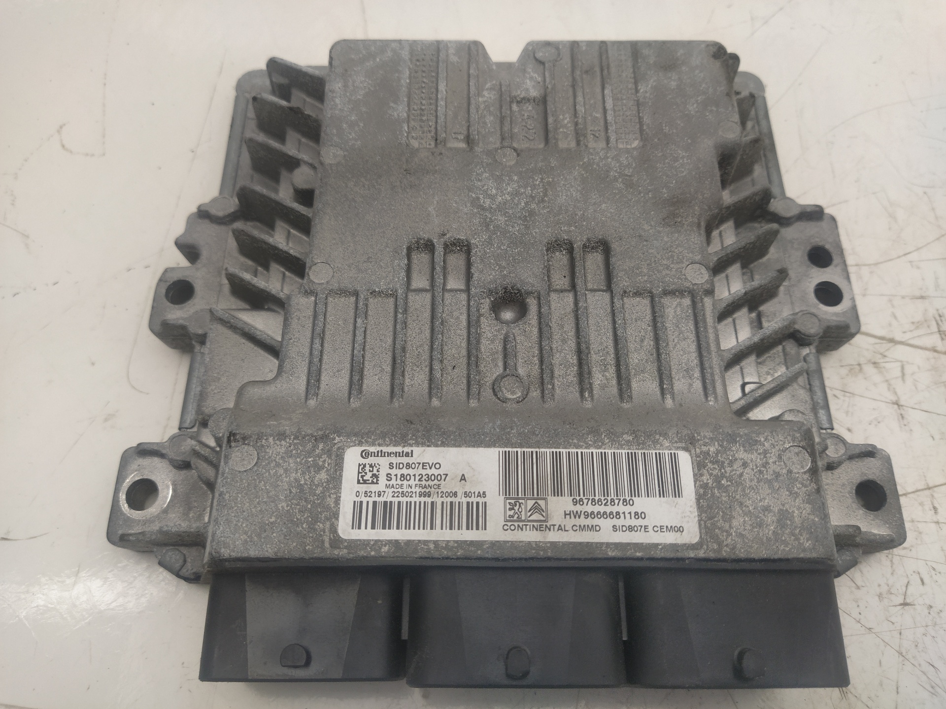 Switchboard engine uce 9H05 9678628780 de Citroen C4 ii (nc_) 2009-0 111 CV con 105200 km - pieza usada