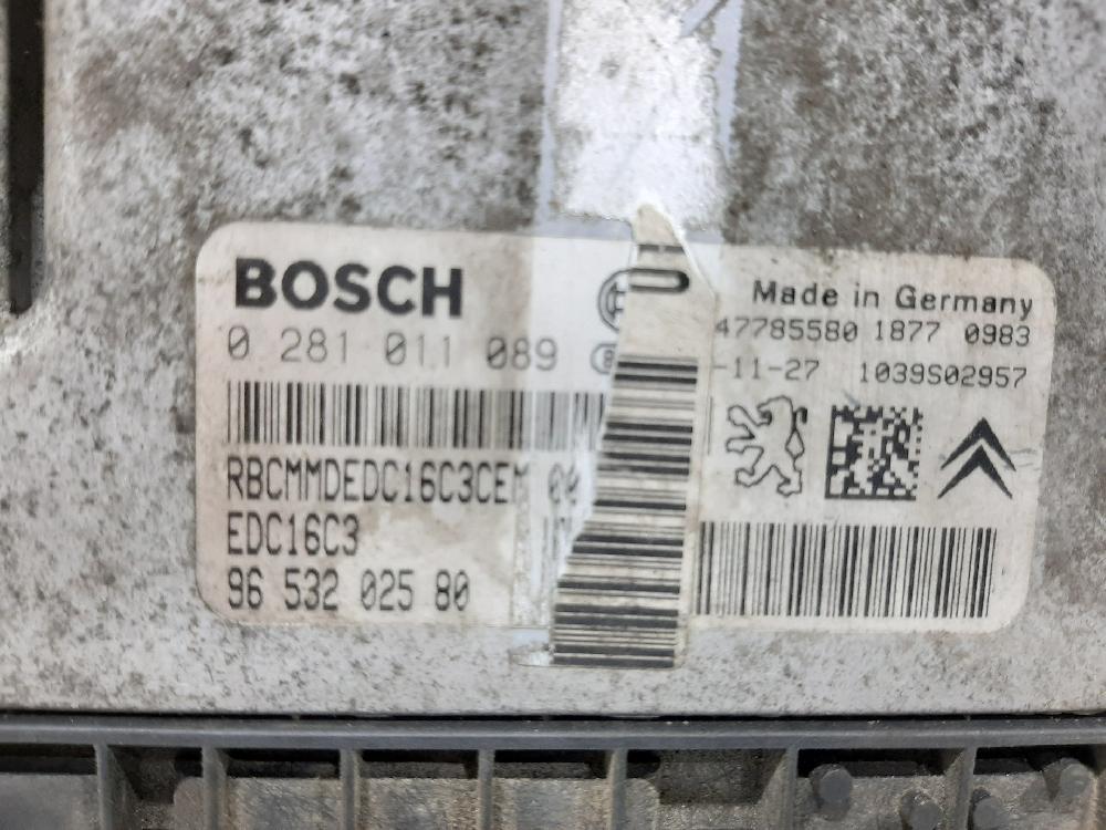 Switchboard engine uce 8HX 0281011089 de Peugeot 206 sedán 2008-2010 68 CV con 147511 km - pieza usada