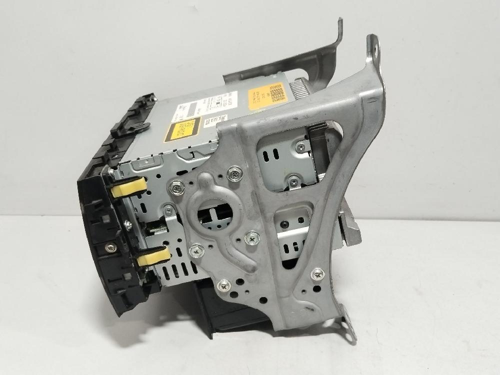 Sistema audio / radio cd 1NZ-FXE 8612047220 de Toyota Prius liftback (_w2_) 2003-2009 112 CV con 272859 km - pieza usada