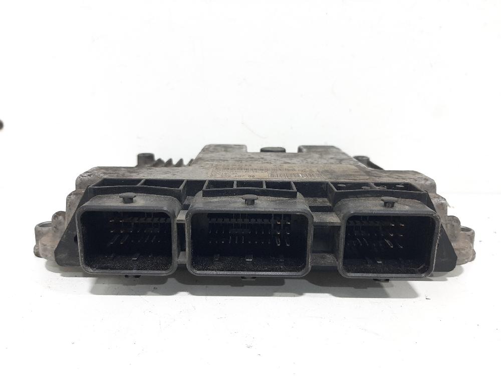 Switchboard engine uce 8HX 0281011784 de Peugeot 206 sedán 2008-2010 68 CV con 216434 km - pieza usada