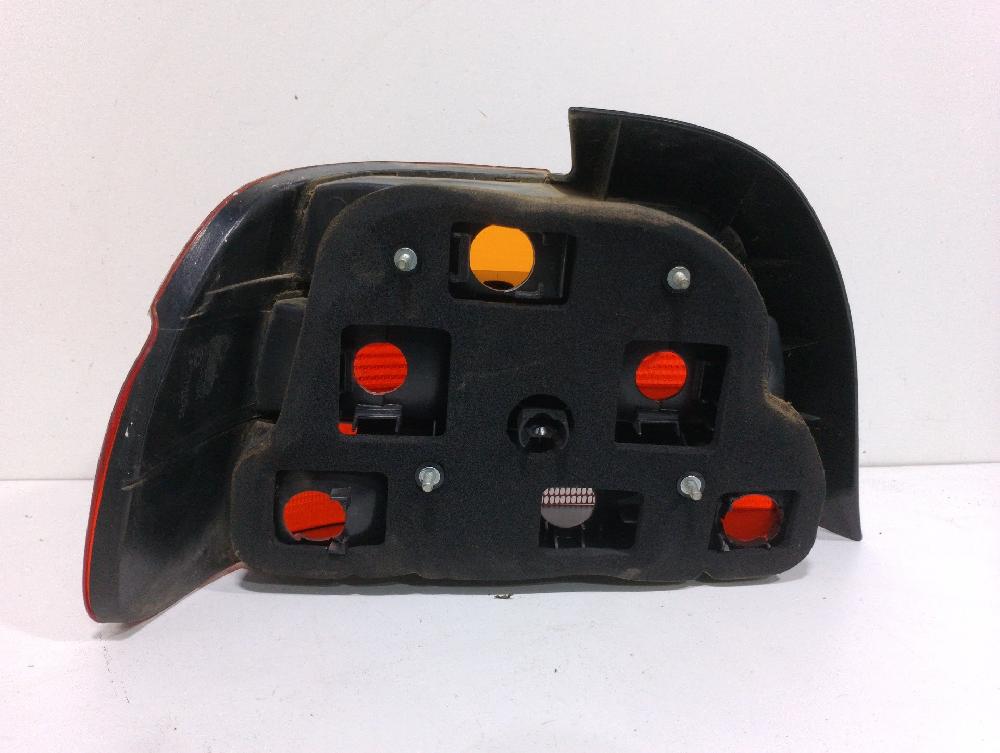 Piloto trasero derecho 256D1 63216900210 de Bmw 5 (e39) 2000-2003 con 197170 km - pieza usada