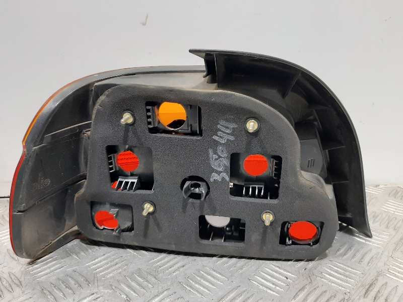 Piloto trasero derecho 25-6S-3G 63216900210 de Bmw 5 (e39) 2000-2003 170 CV con 275143 km - pieza usada