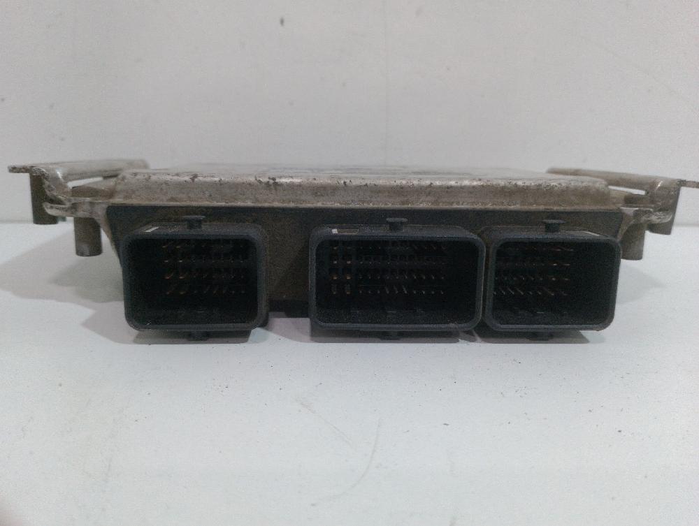 Switchboard engine uce NFU 0261206606 de Citroen Xsara coupé (n0) 1999-2005 109 CV con 117827 km - pieza usada
