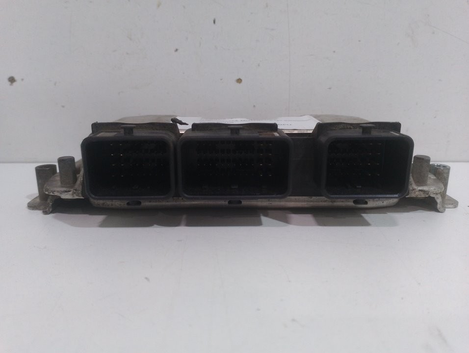 Switchboard engine uce NFU 0261206606 de Citroen Xsara (n1) 2000-2005 109 CV con 116163 km - pieza usada