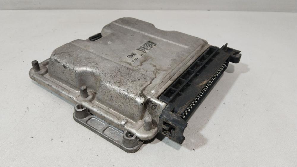 Centralita motor uce RHX 0281010135 de Fiat Scudo furgoneta (220_) 1996-2006 109 CV con 201303 km - pieza usada