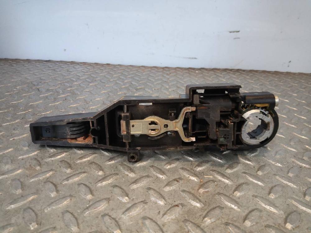 Maneta exterior lateral derecha 607951 8200497521 de Mercedes-benz Citan (w415) furgon 2012-0 90 CV con 1 km - pieza usada
