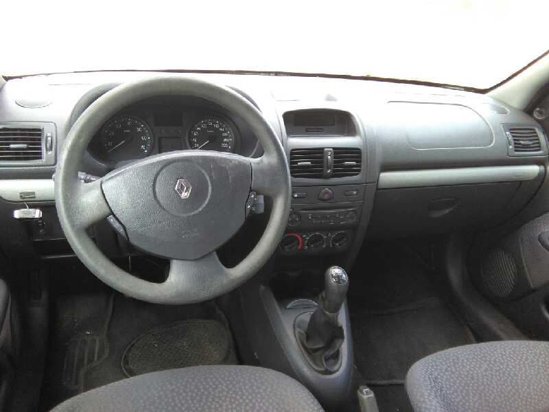 RENAULT Clio 2 generation (1998-2013) Права задня фара 8200917487 18710967