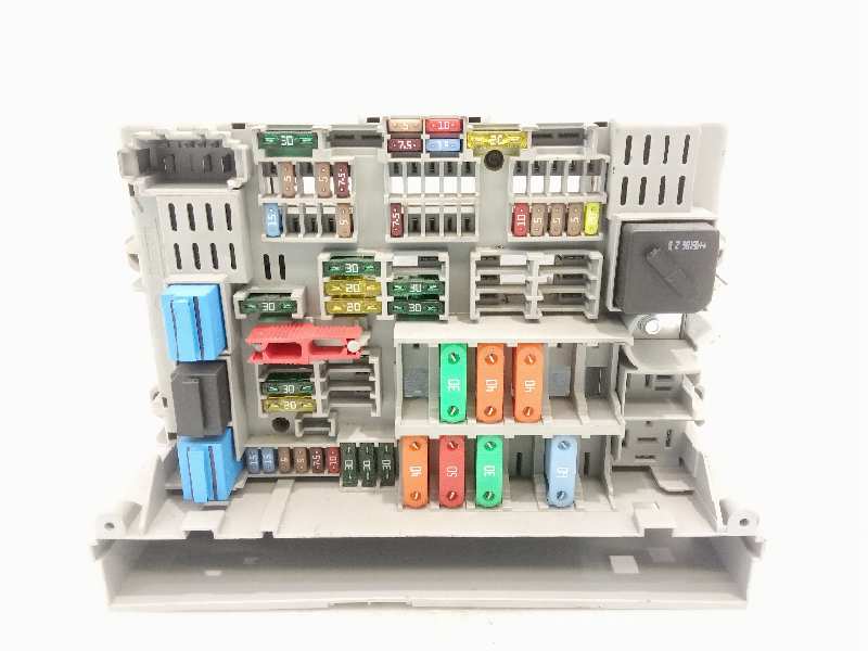 BMW 1 Series E81/E82/E87/E88 (2004-2013) Fuse Box 61146971370 18725419