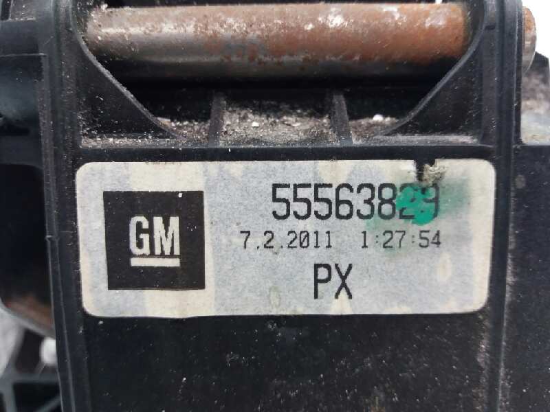Palanca de cambio A20DTH 55563829 de Opel Insignia a sedán (g09) 2008-2017 131 CV con 1 km - pieza usada
