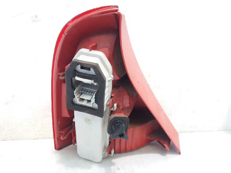 RENAULT Clio 2 generation (1998-2013) Rear Right Taillight Lamp 8200917487 18710967