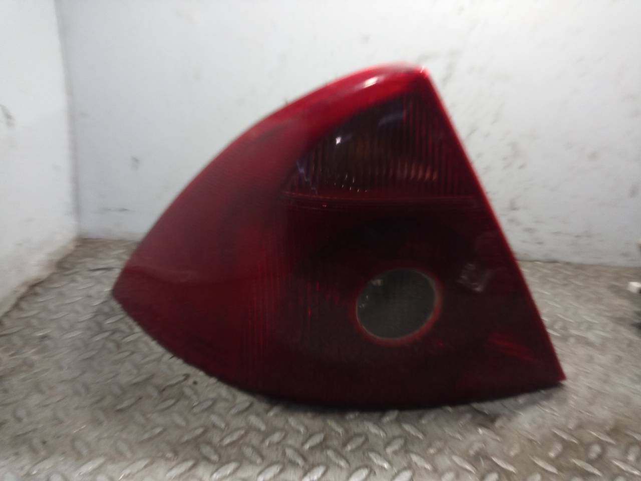 FORD Mondeo 3 generation (2000-2007) Rear Left Taillight 23708502