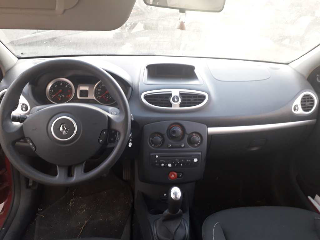 RENAULT Clio 3 generation (2005-2012) Front Left Wheel Hub 8200345944 23296795