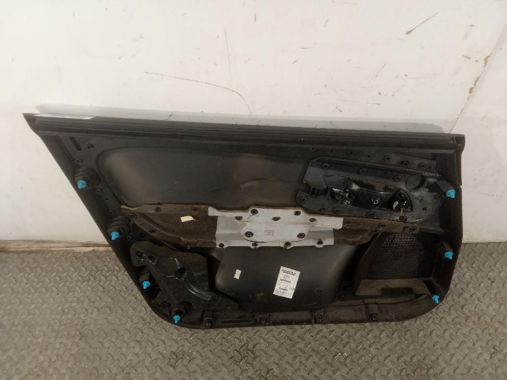 Guarnecido de la puerta delantera derecha 199A3000 de Fiat Linea (323_, 110_) 2007-2017 90 CV con 1 km - pieza usada