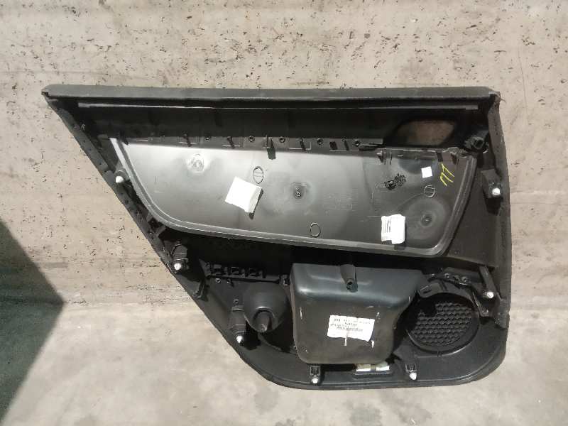 Guarnecido de la puerta trasera derecha RHR(DW10BTED4) de Peugeot 407 (6d_) 2004-2010 136 CV con 1 km - pieza usada