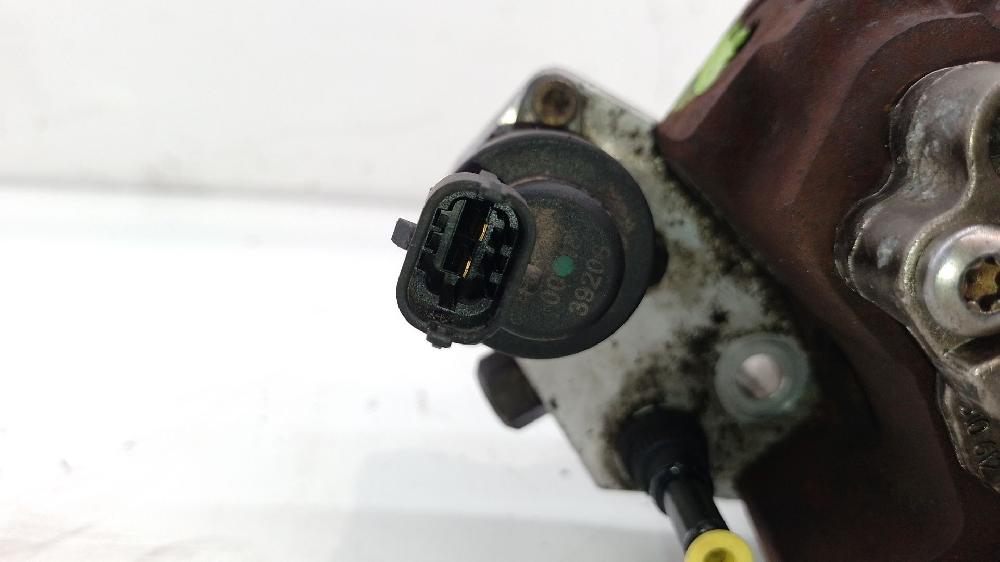 Bomba de inyección F9Q D8 (88 KW) 8200108225 de Renault Scénic ii (jm0/1_) 2003-2006 120 CV - pieza usada