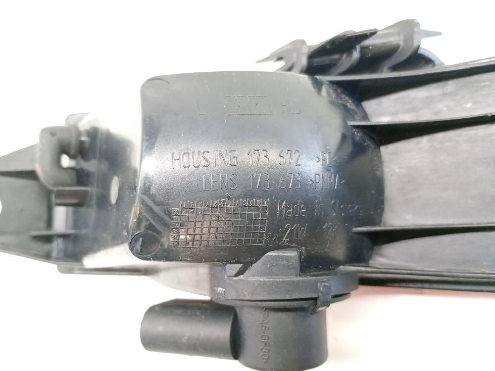 Piloto paragolpes trasero izquierdo CAS 7P6945701B de Volkswagen Touareg (7p5, 7p6) 2010-2018 240 CV - pieza usada