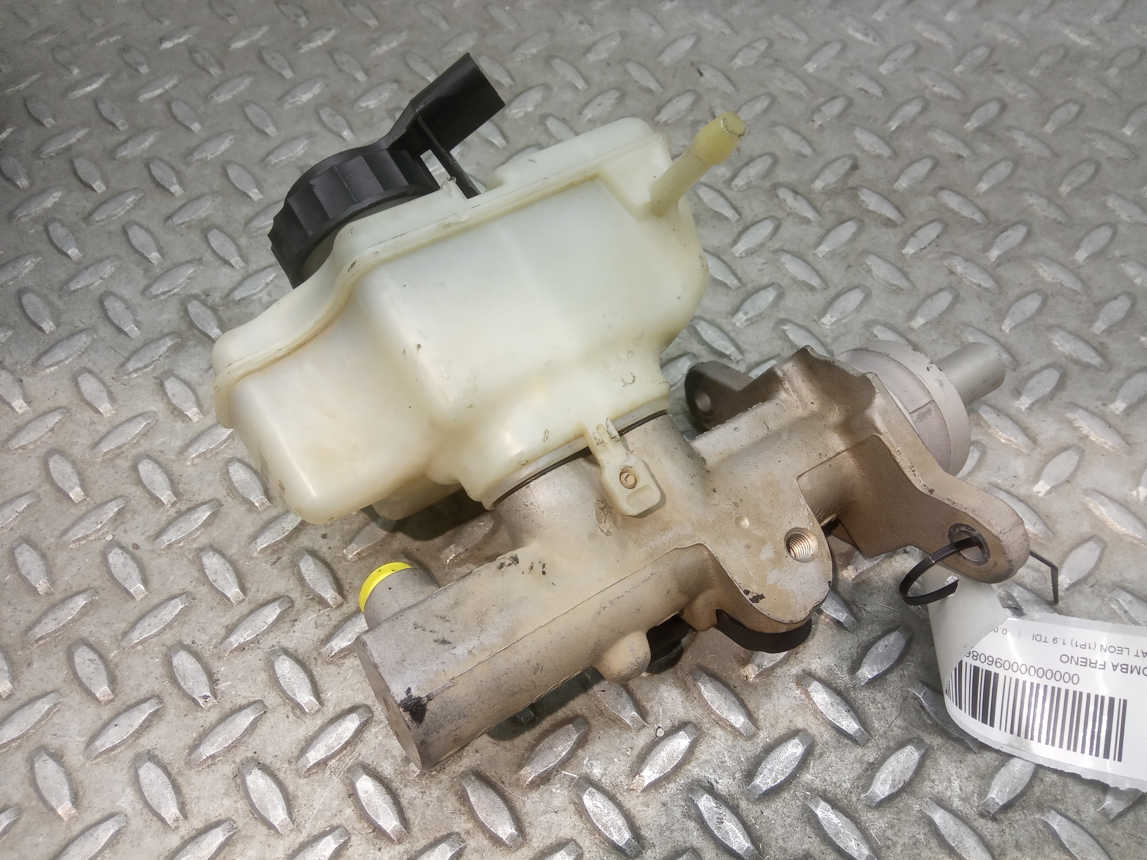 SEAT Leon 2 generation (2005-2012) Brake Cylinder 0204Y24052 23690844