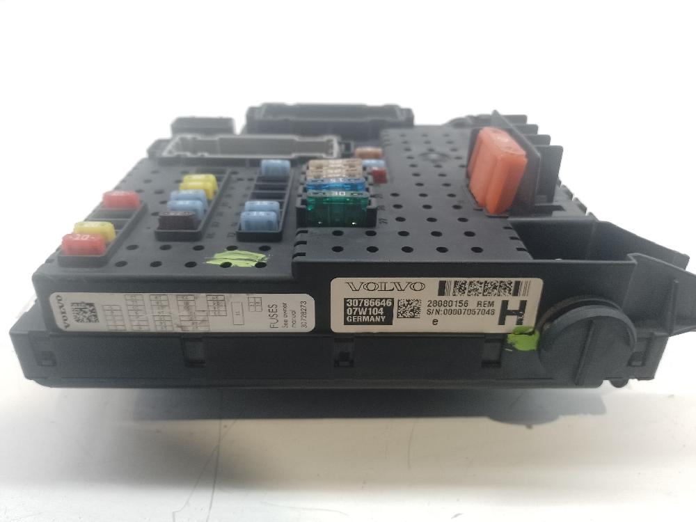Scatola relè / fusibili D5244T4 28080156 de Volvo Xc90 i (275) 2002-2006 185 CV - pieza usada