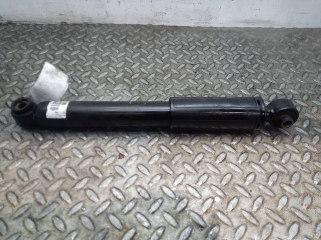 KIA Rio 3 generation (2011-2017) Rear Left Shock Absorber 553001W001 23364988