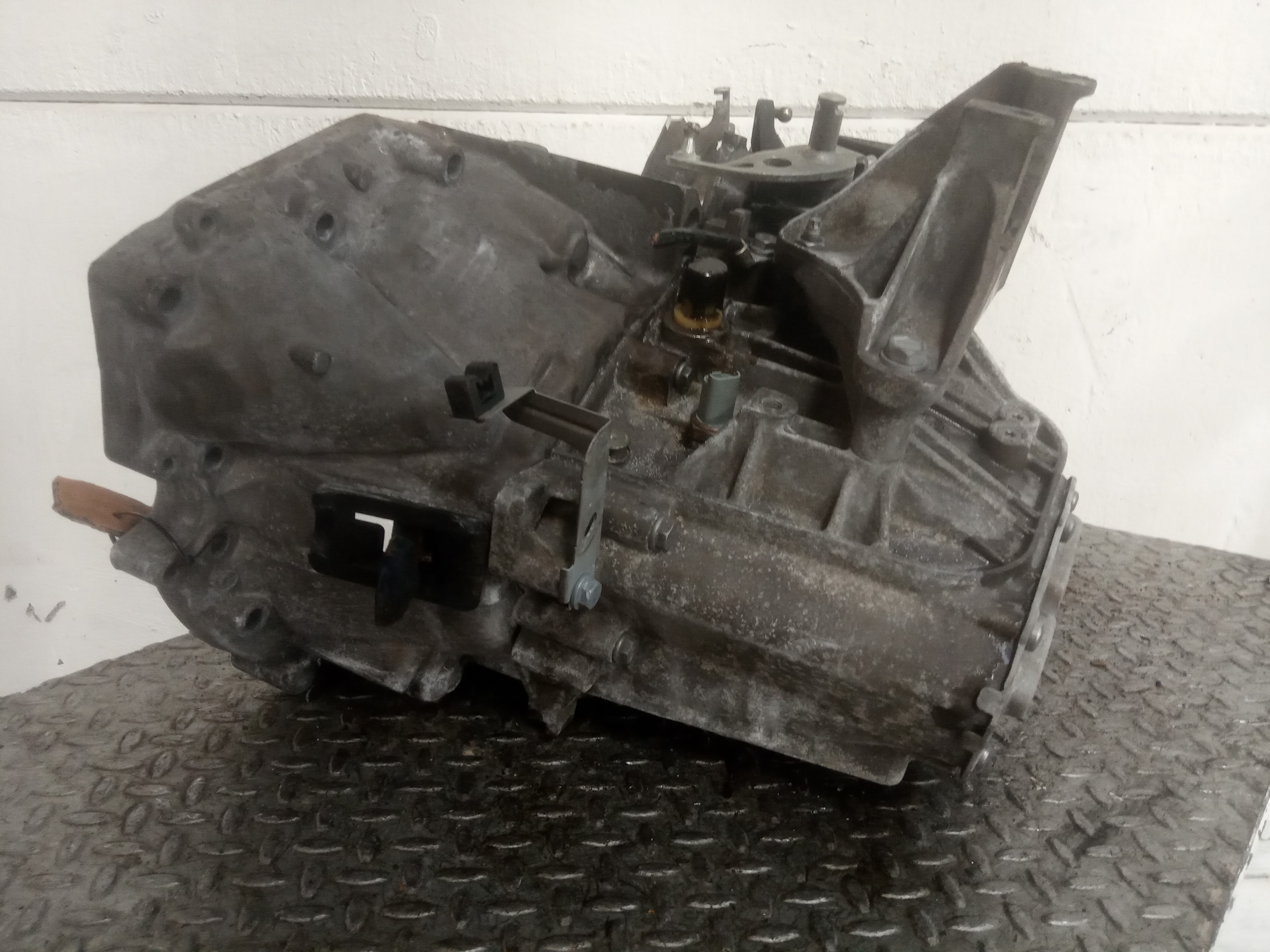 CITROËN C5 1 generation (2001-2008) Gearbox 20MB17 23104051