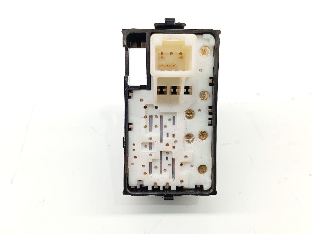 Mando elevalunas trasero derecho 2ZR-FXE 8481002140 de Toyota Auris (_e15_) 2007-2012 136 CV con 130199 km - pieza usada