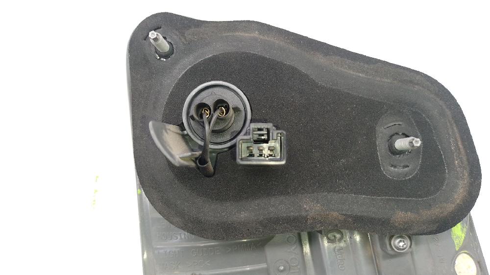 Piloto trasero izquierdo interior 1AD 8159005130 de Toyota Avensis sedán (_t27_) 2015-2018 124 CV - pieza usada