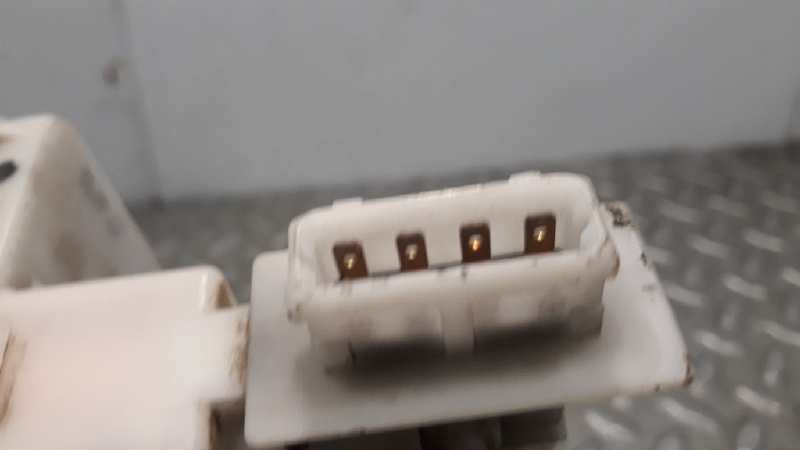 Cerradura puerta trasera derecha AEK de Volkswagen Golf iii (1h1) 1991-1997 101 CV con 1 km - pieza usada