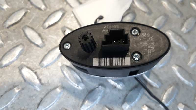 Interuptor apertura maletero M113967 A2118211151 de Mercedes-benz Cls (c219) 2008-2010 306 CV con 1 km - pieza usada