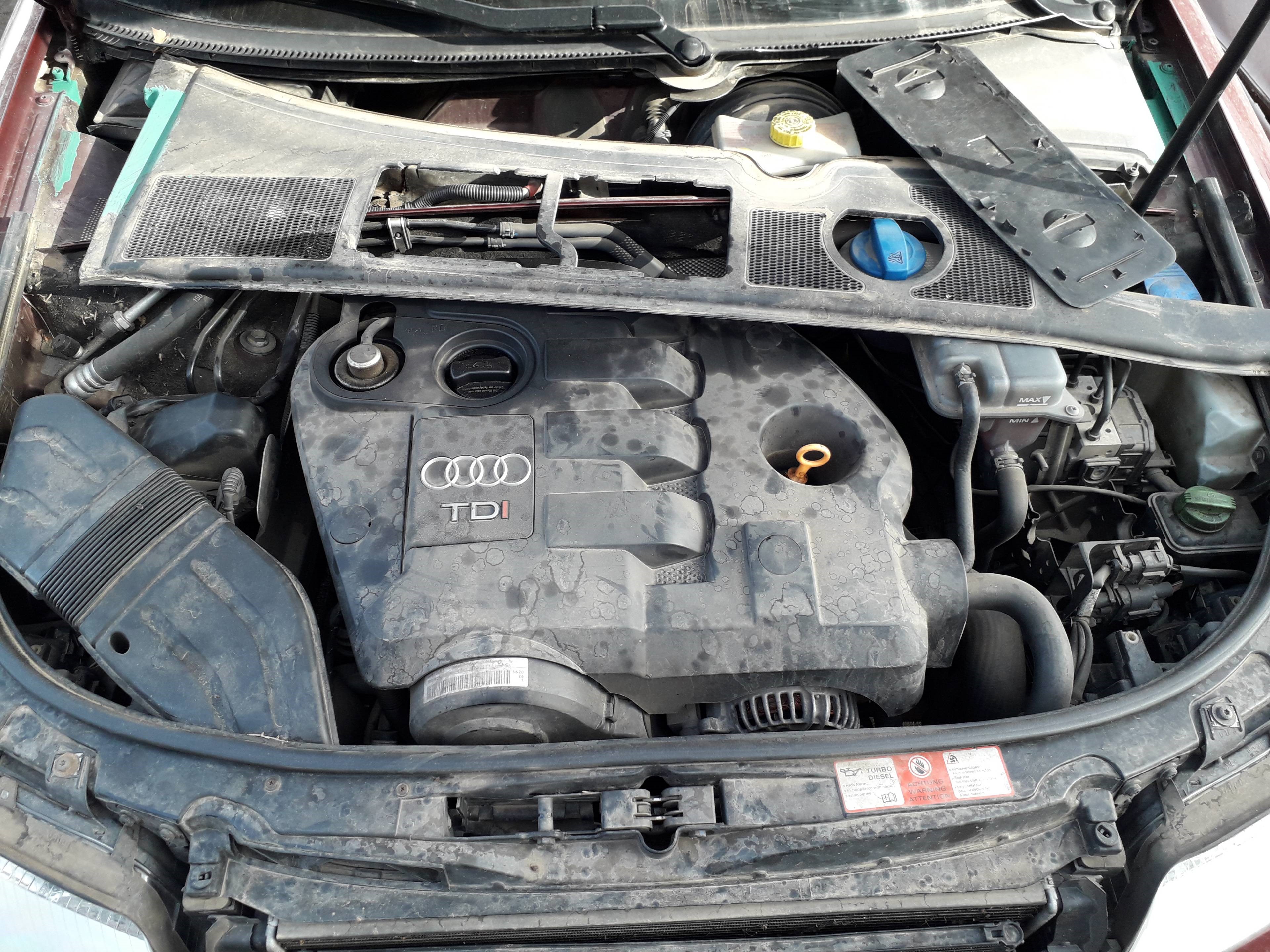 AUDI A4 B6/8E (2000-2005) Venstre forskærm 23331631