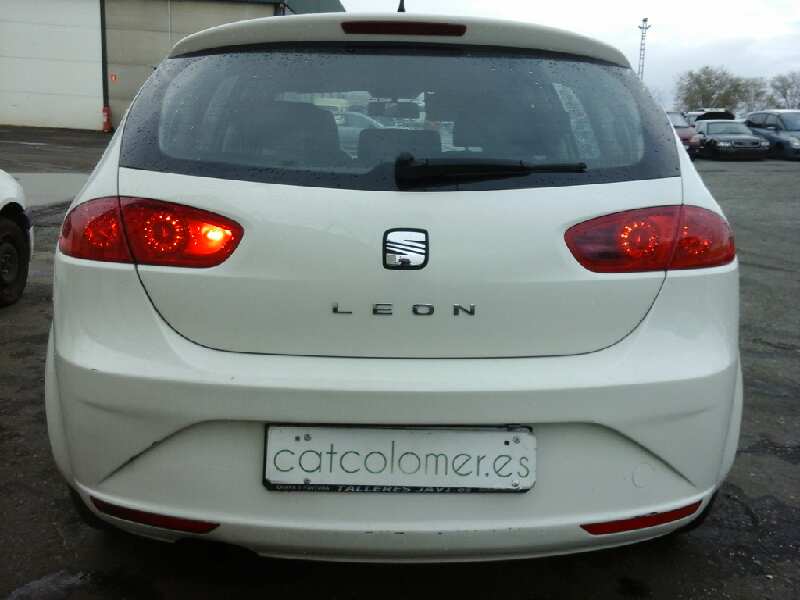 SEAT Leon 2 generation (2005-2012) Охлаждающий радиатор 1K0820411AH 23682425