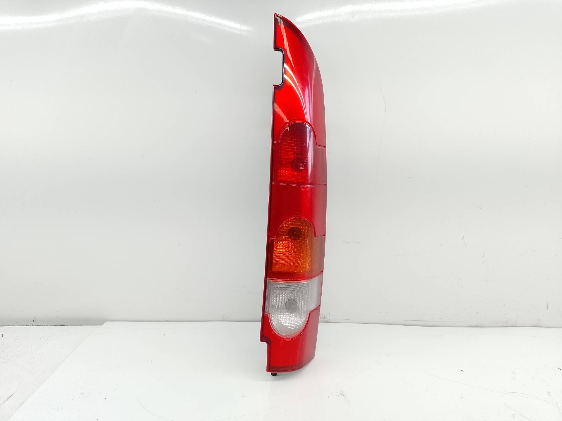 MERCEDES-BENZ Rear Right Taillight Lamp 8200150621 25809549