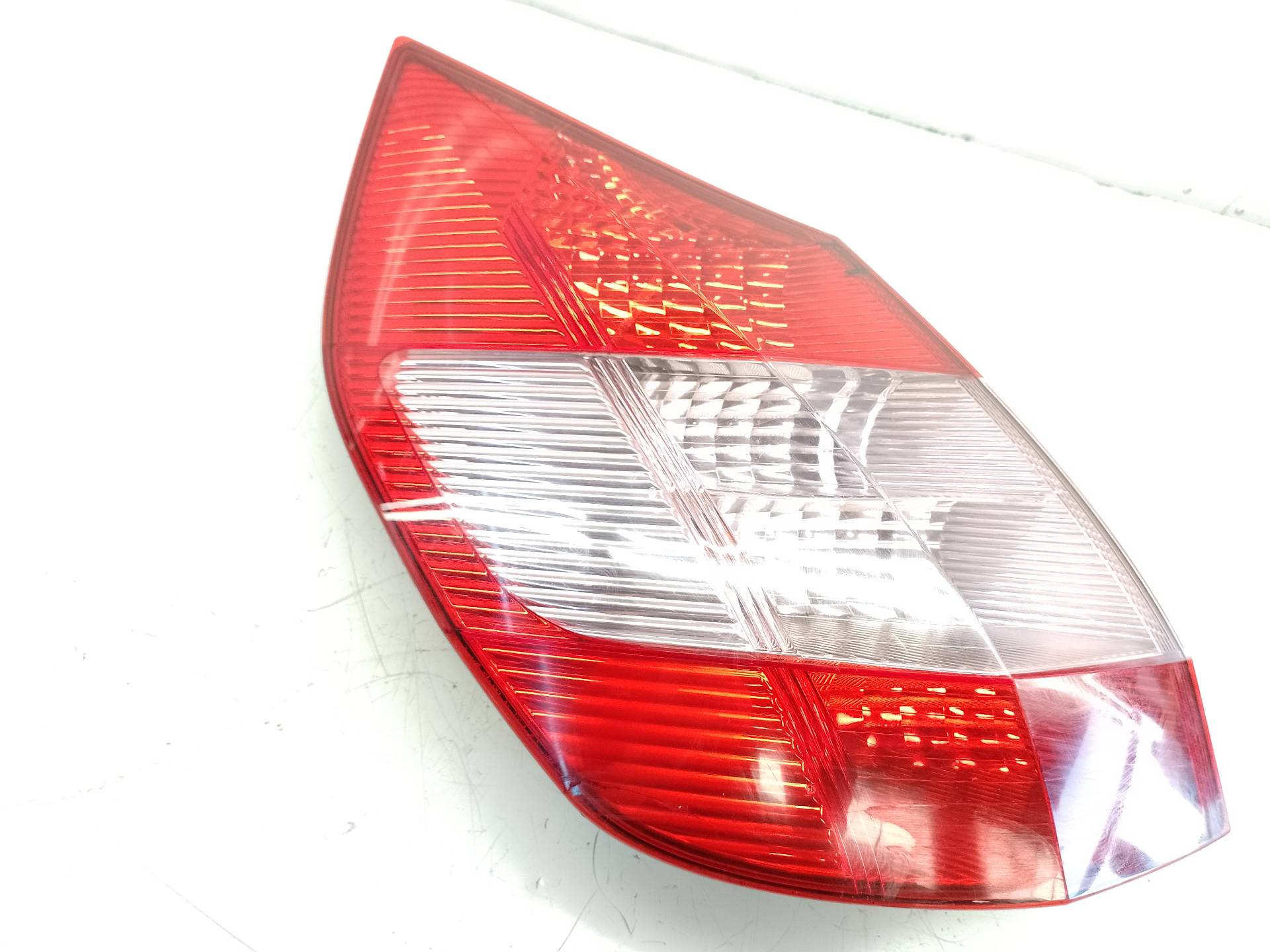 DODGE Rear Left Taillight 8200127704 25617816